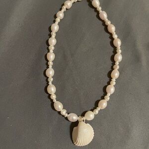Roots sea Elegant Pearl Necklace with Shell Pendant